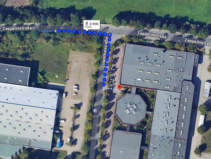 Bushaltestelle Fußweg zum Eingang.png