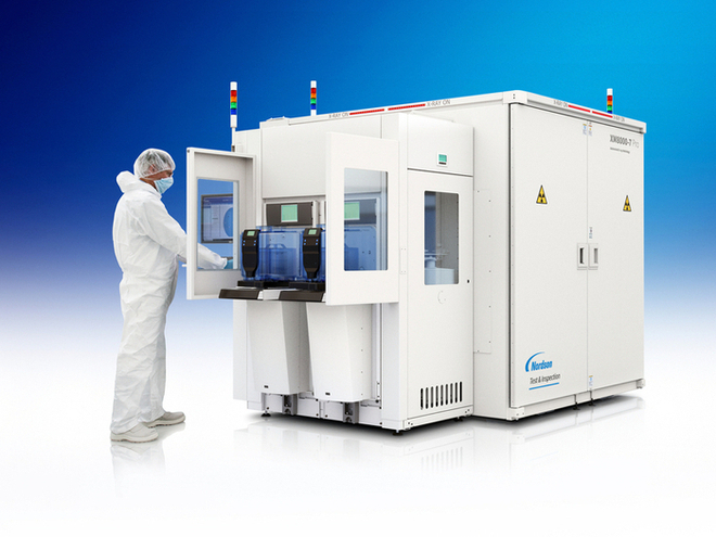 AXM XM8000 7 Pro PC on gradient background