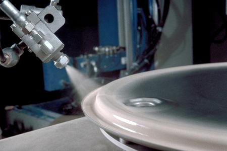 ICS-Liquid-A7A-Automatic-Airless-Spray-Gun-spraycloseup.jpg
